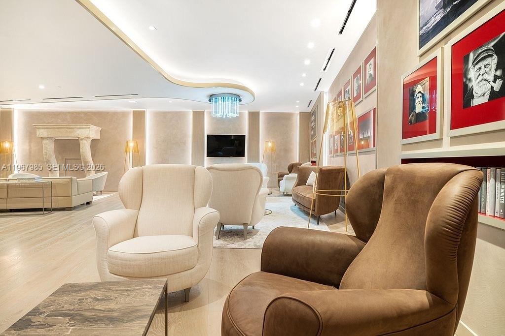 1000 Brickell Plz #PH5304 Miami, FL 33131