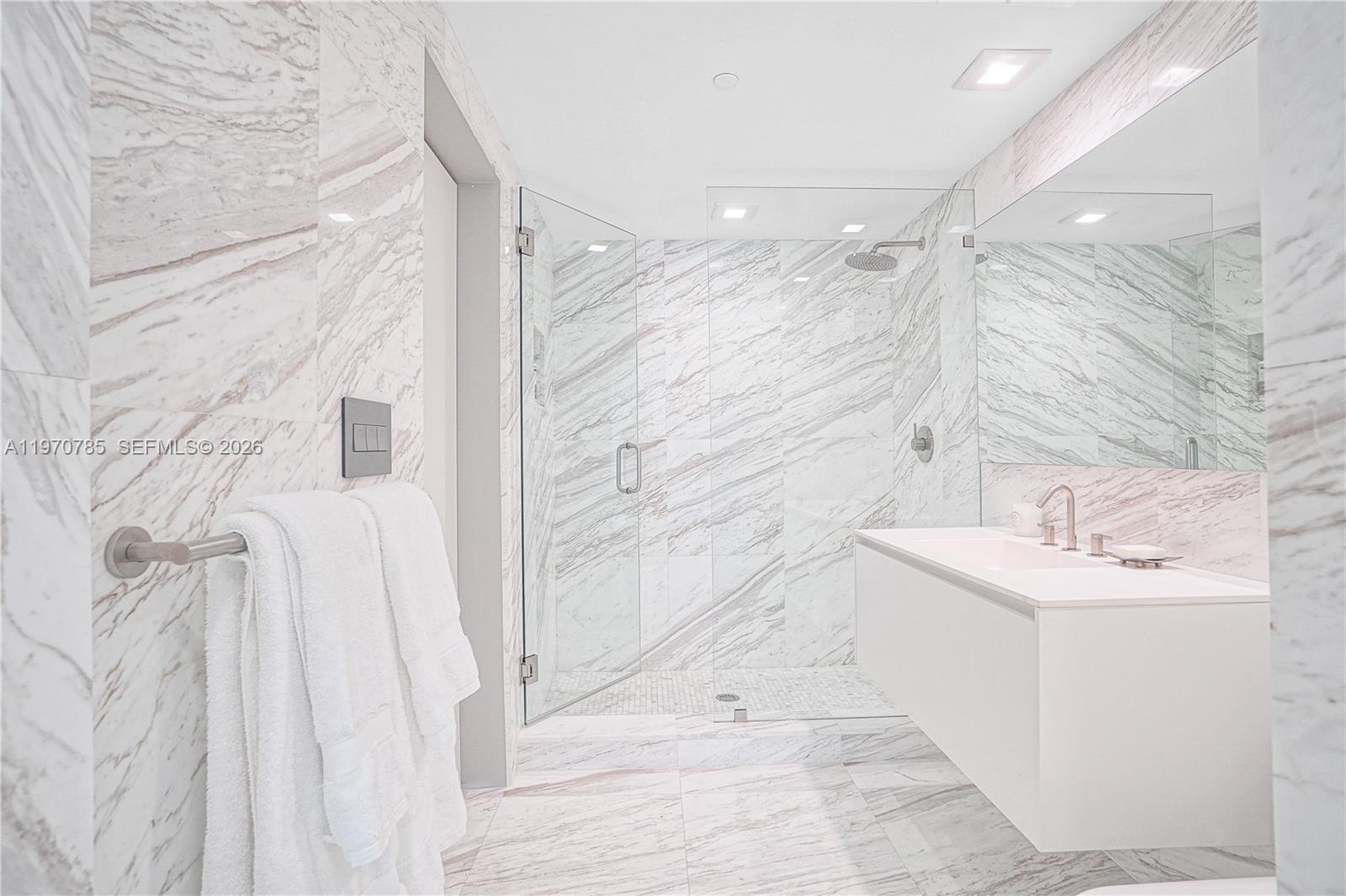 image Icon Brickell I9