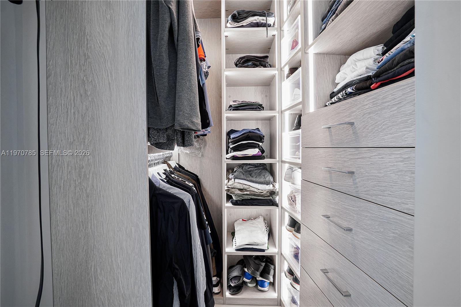 image Icon Brickell I15