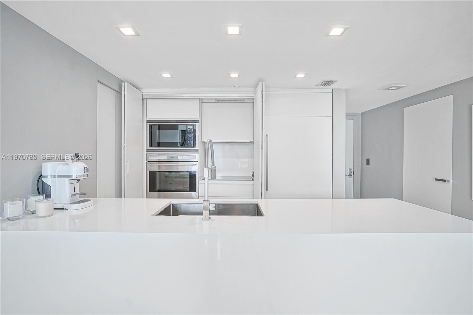 image Icon Brickell I16