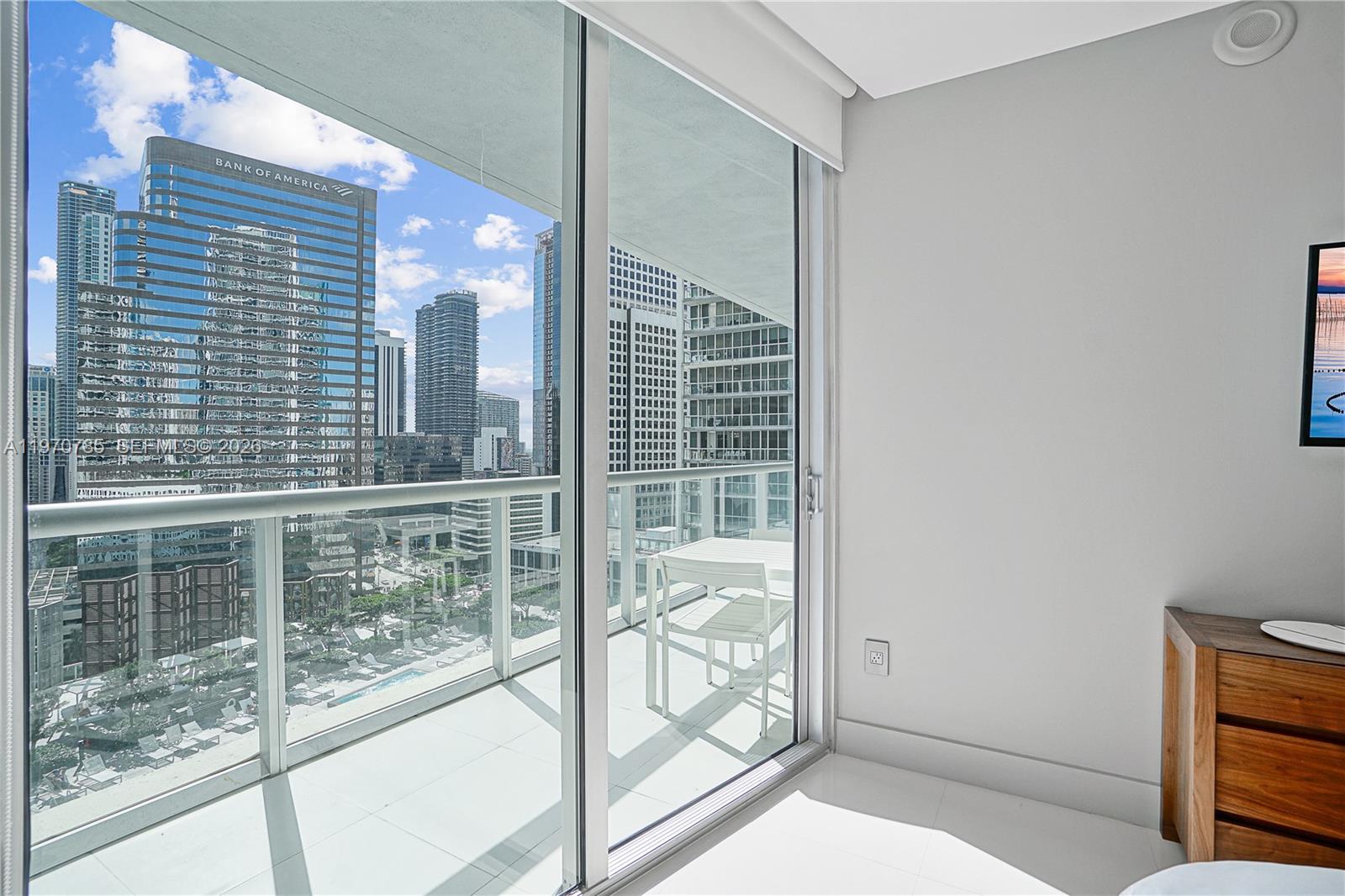 image Icon Brickell I8