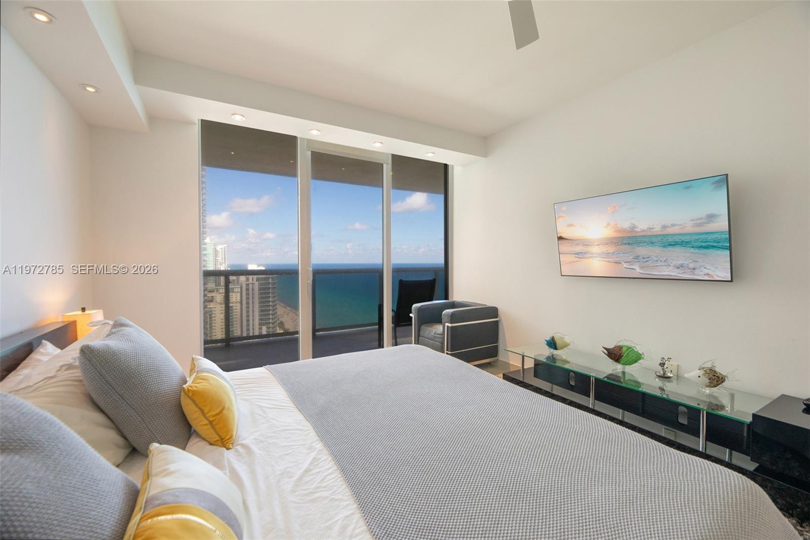 image Beach Club 216