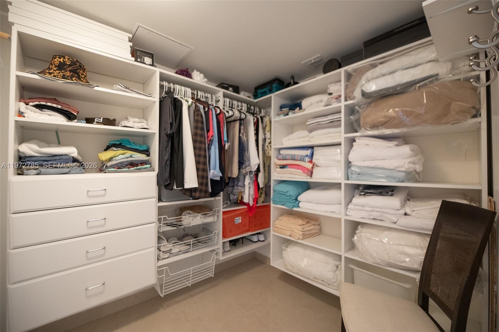 image Beach Club 223