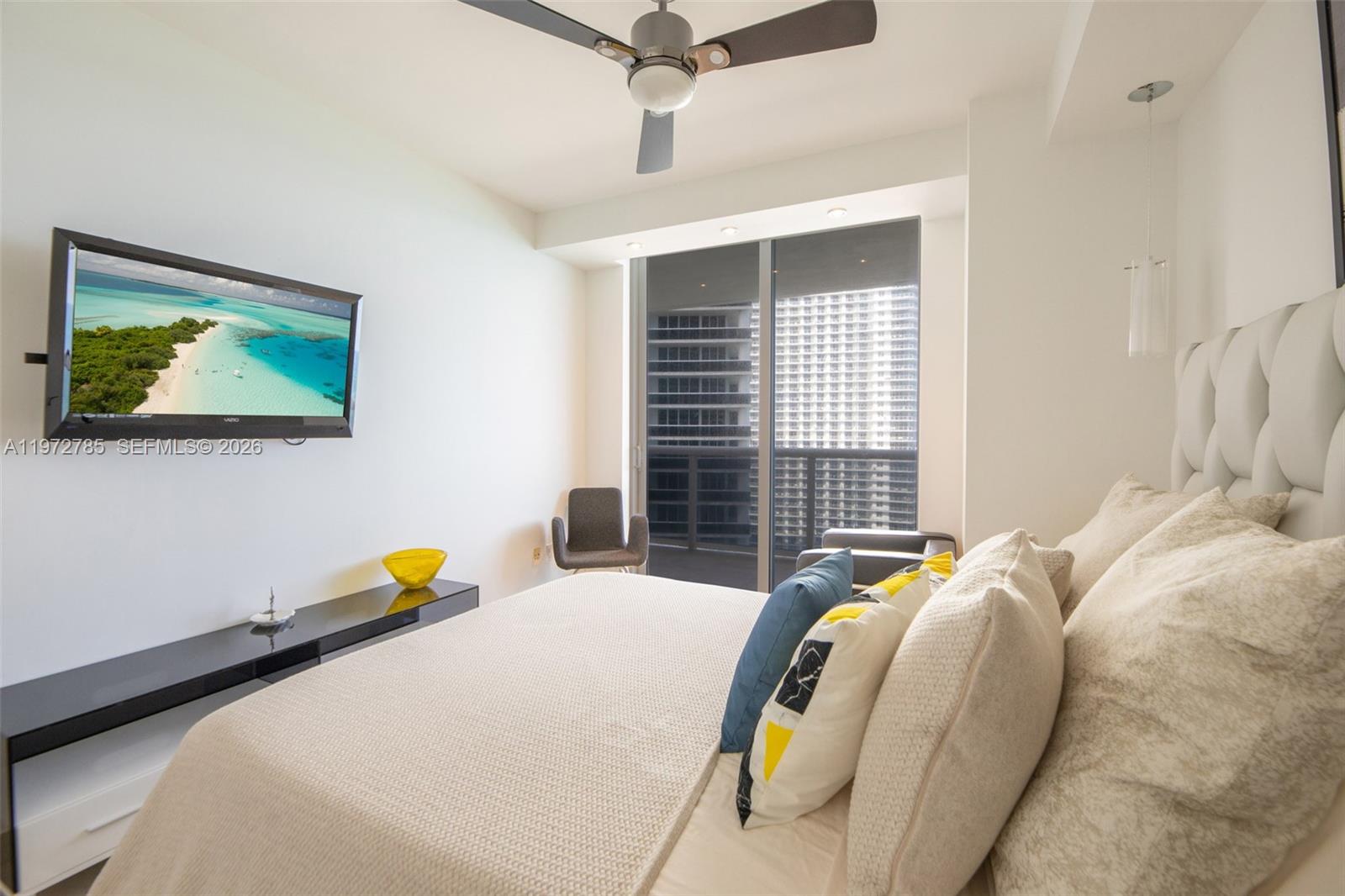 image Beach Club 225