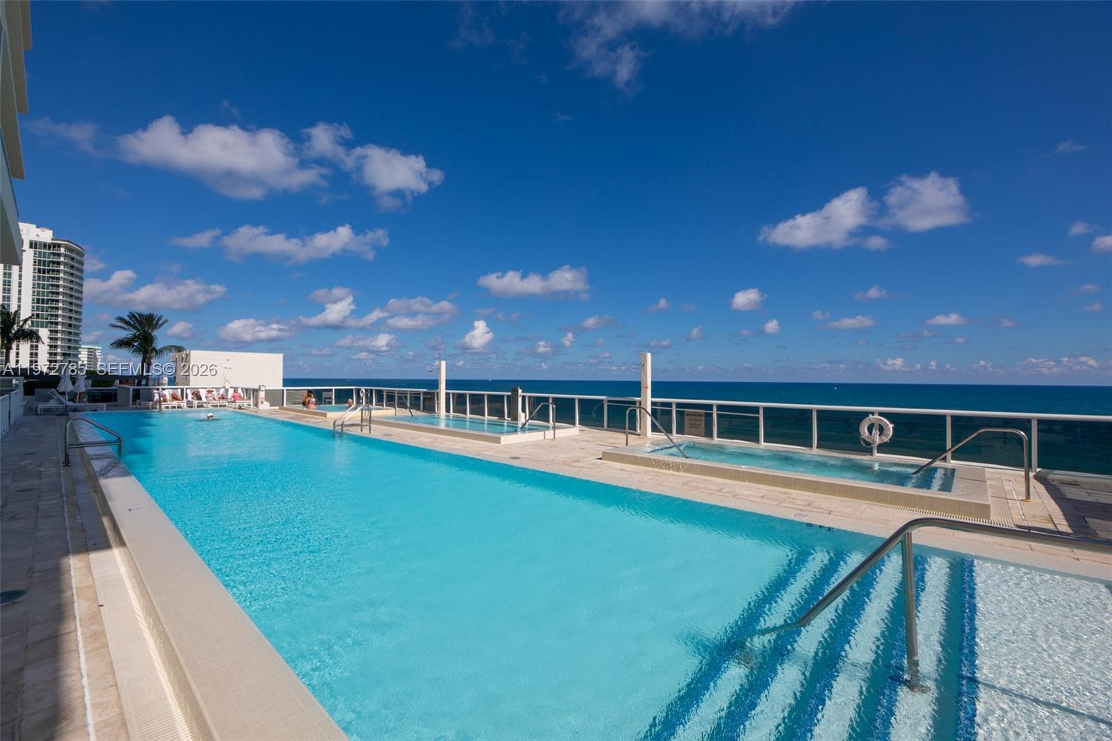 image Beach Club 243