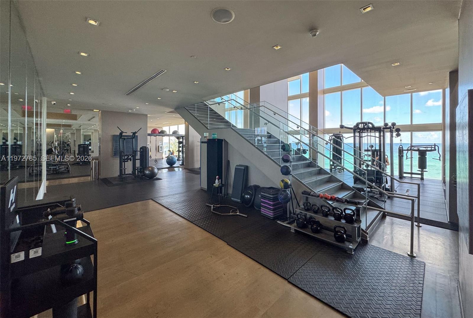 image Beach Club 244