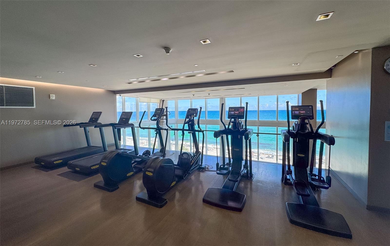 image Beach Club 246