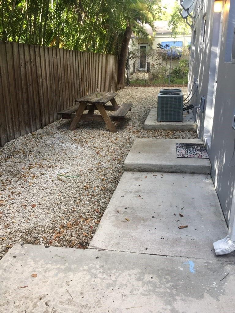 661 NE 61st St Miami, FL 33137