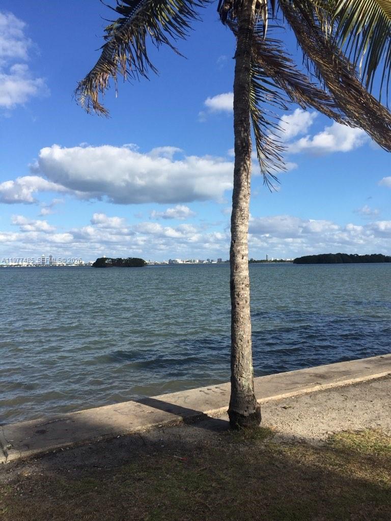 661 NE 61st St Miami, FL 33137