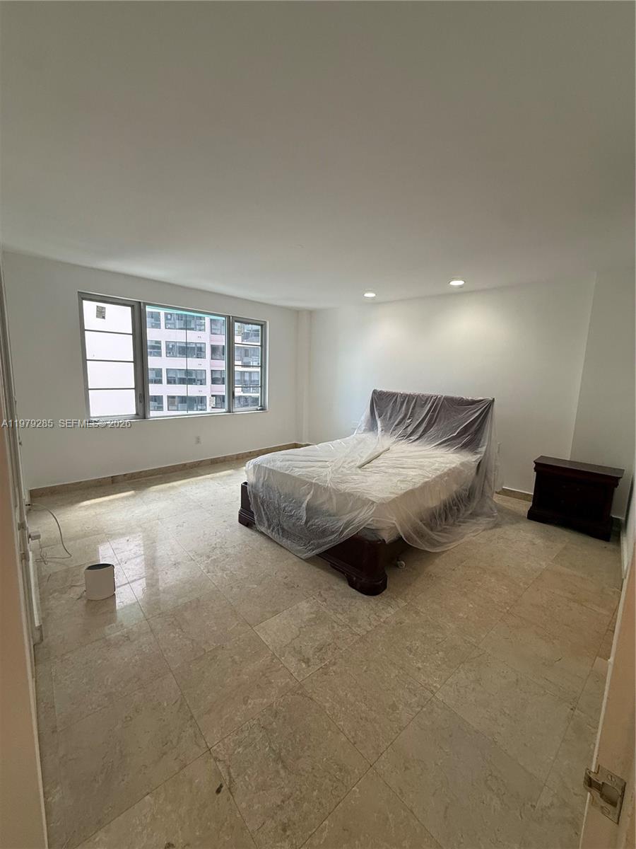 5255 Collins Ave #7B Miami Beach, FL 33140