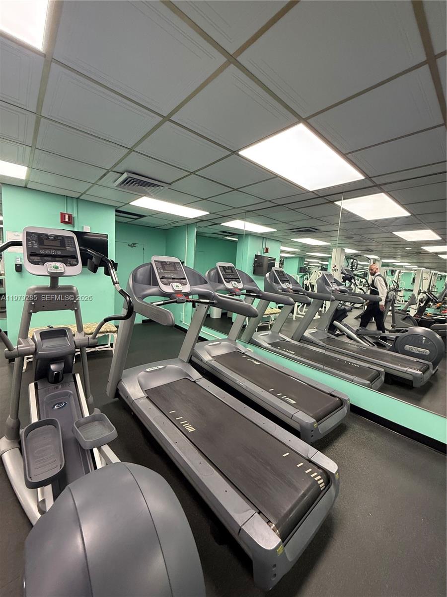 5255 Collins Ave #7B Miami Beach, FL 33140