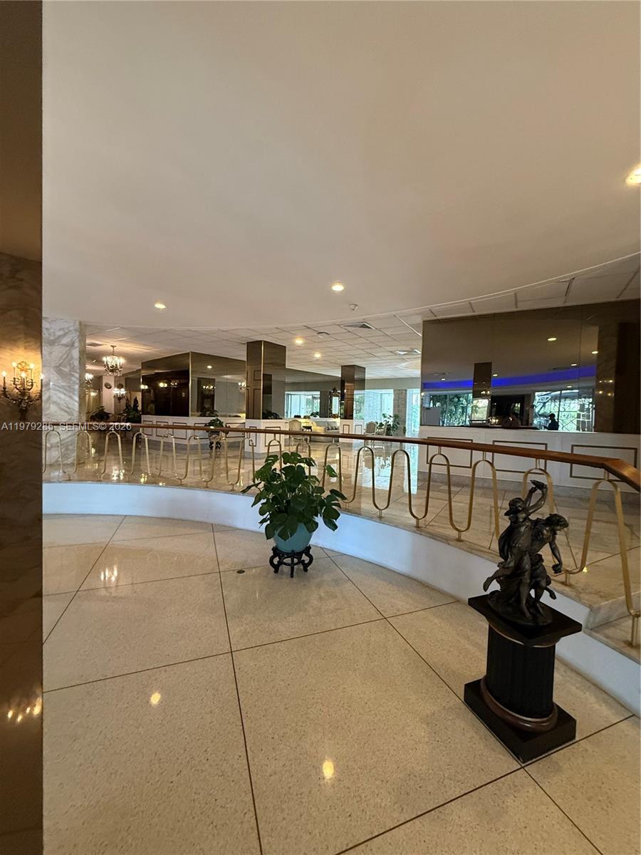 5255 Collins Ave #7B Miami Beach, FL 33140