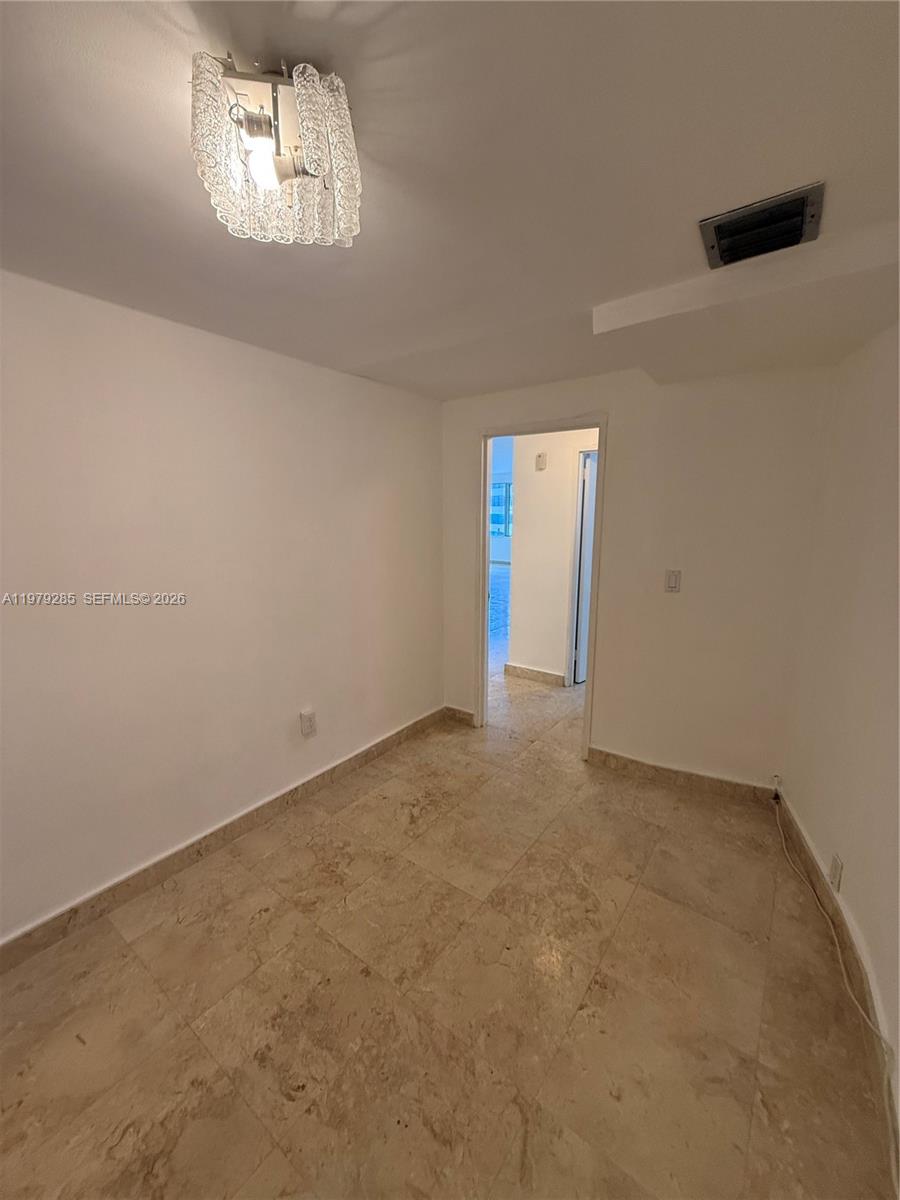 5255 Collins Ave #7B Miami Beach, FL 33140