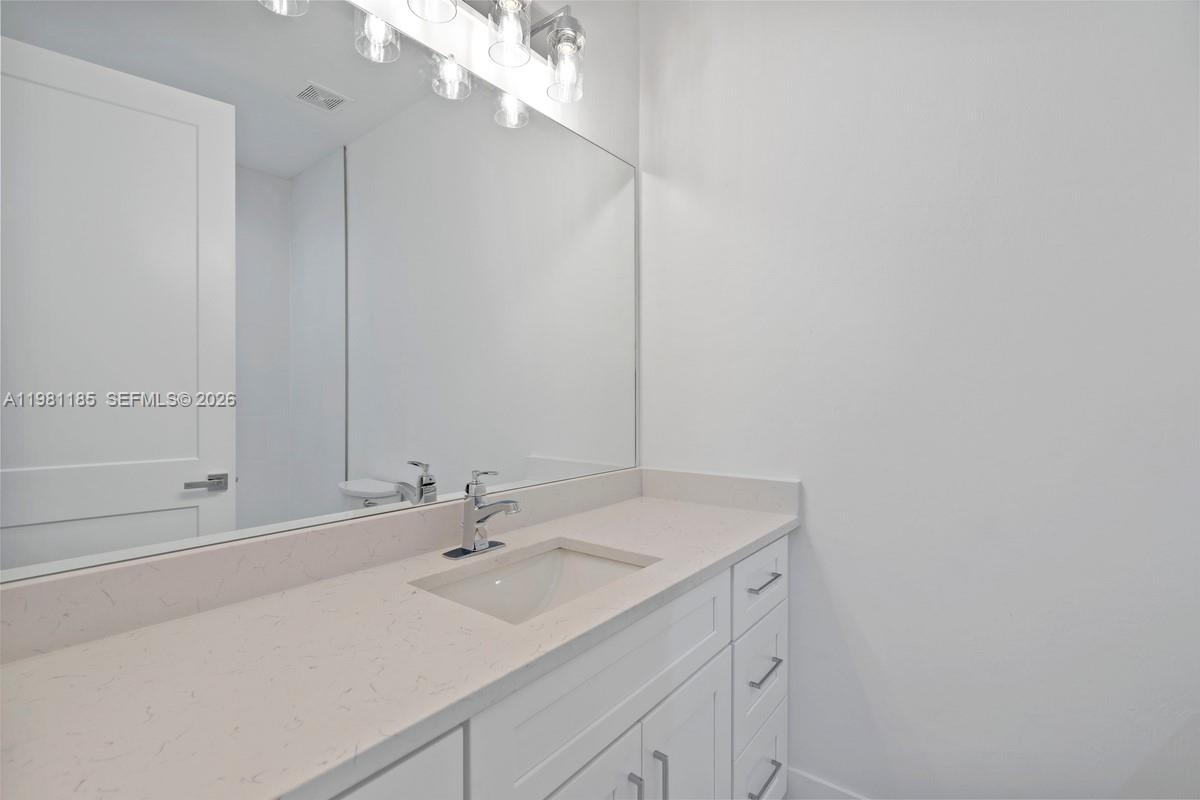 1107 SE 38th St Cape Coral, FL 33904