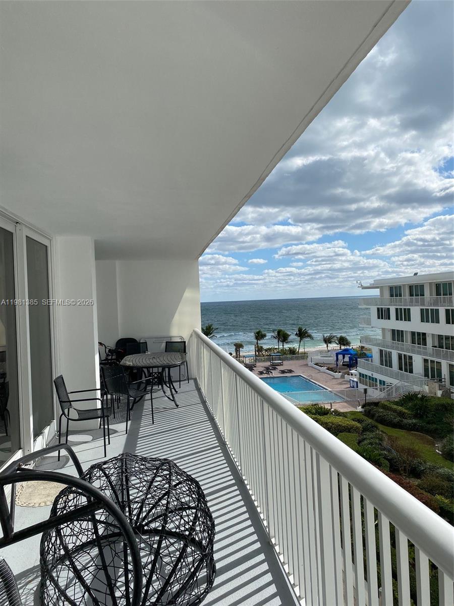 5401 Collins Ave #416 Miami Beach, FL 33140