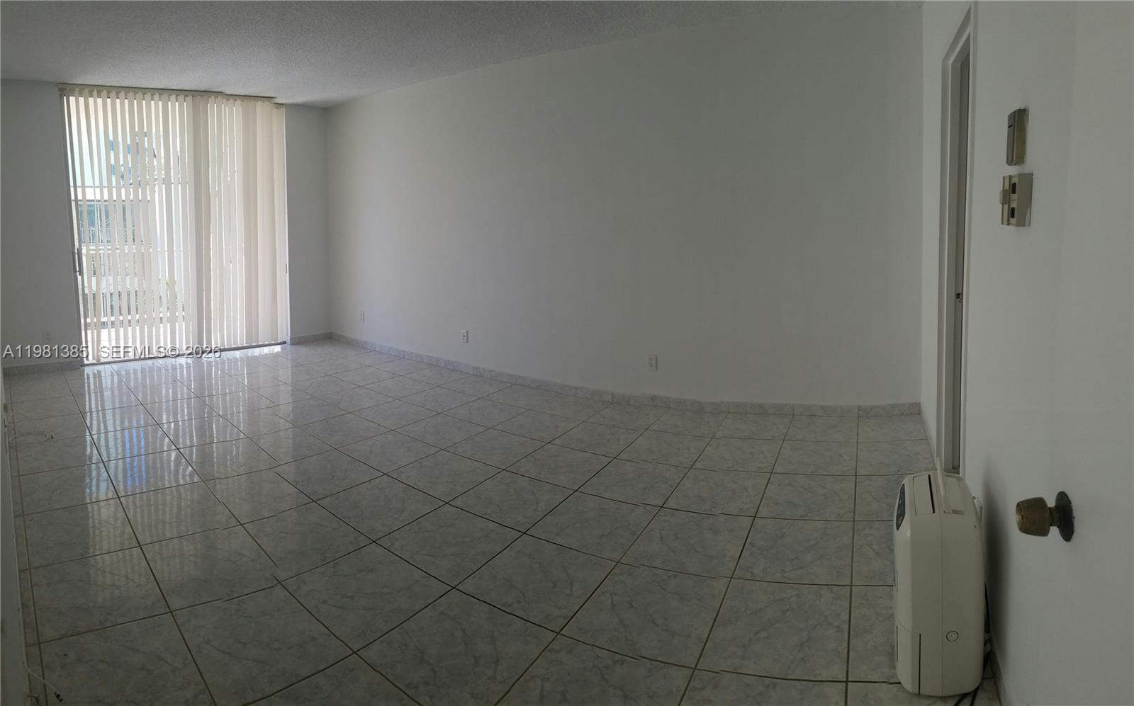 5401 Collins Ave #416 Miami Beach, FL 33140