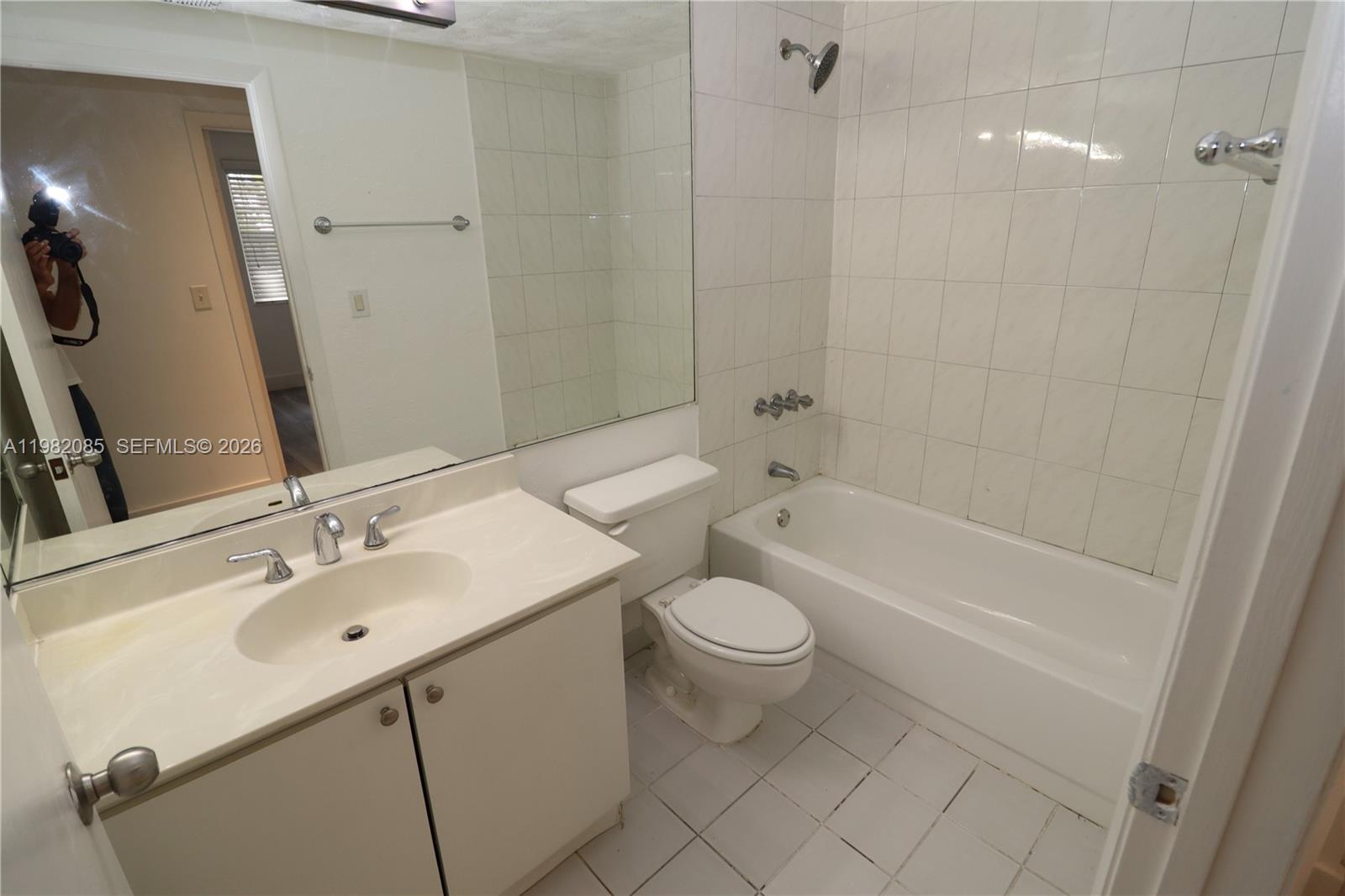 16531 NE 35th Ave #103 North Miami Beach, FL 33160