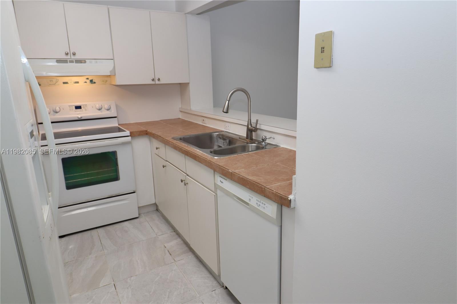 16531 NE 35th Ave #103 North Miami Beach, FL 33160