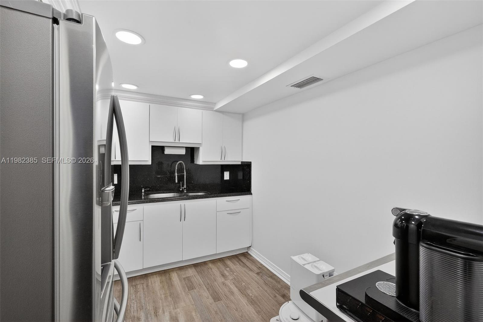 Undisclosed Address Miami Beach, FL 33140