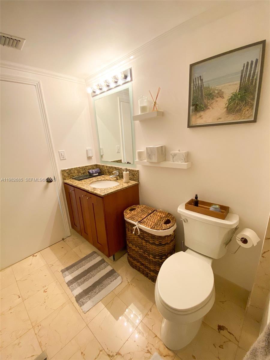 9055 SW 73rd Ct #908 Miami, FL 33156