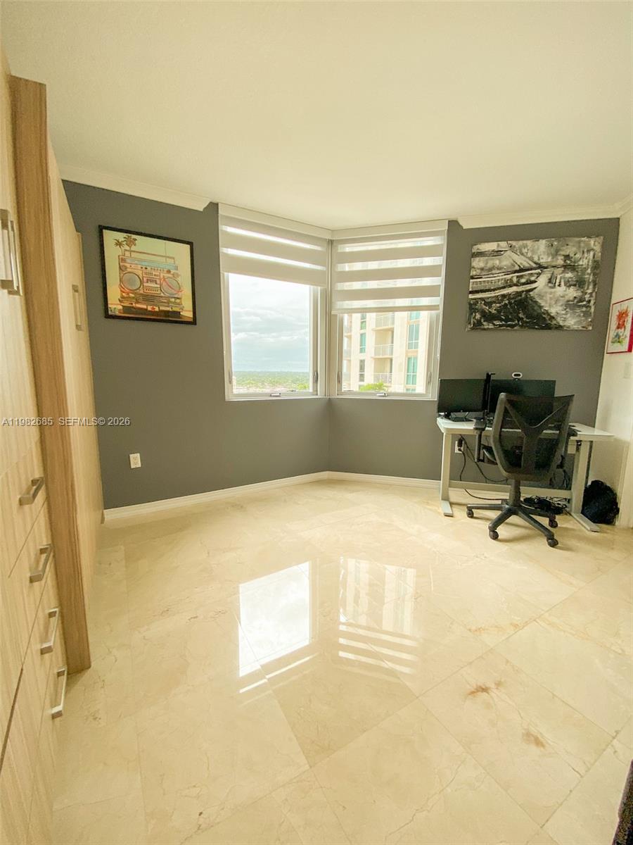 9055 SW 73rd Ct #908 Miami, FL 33156