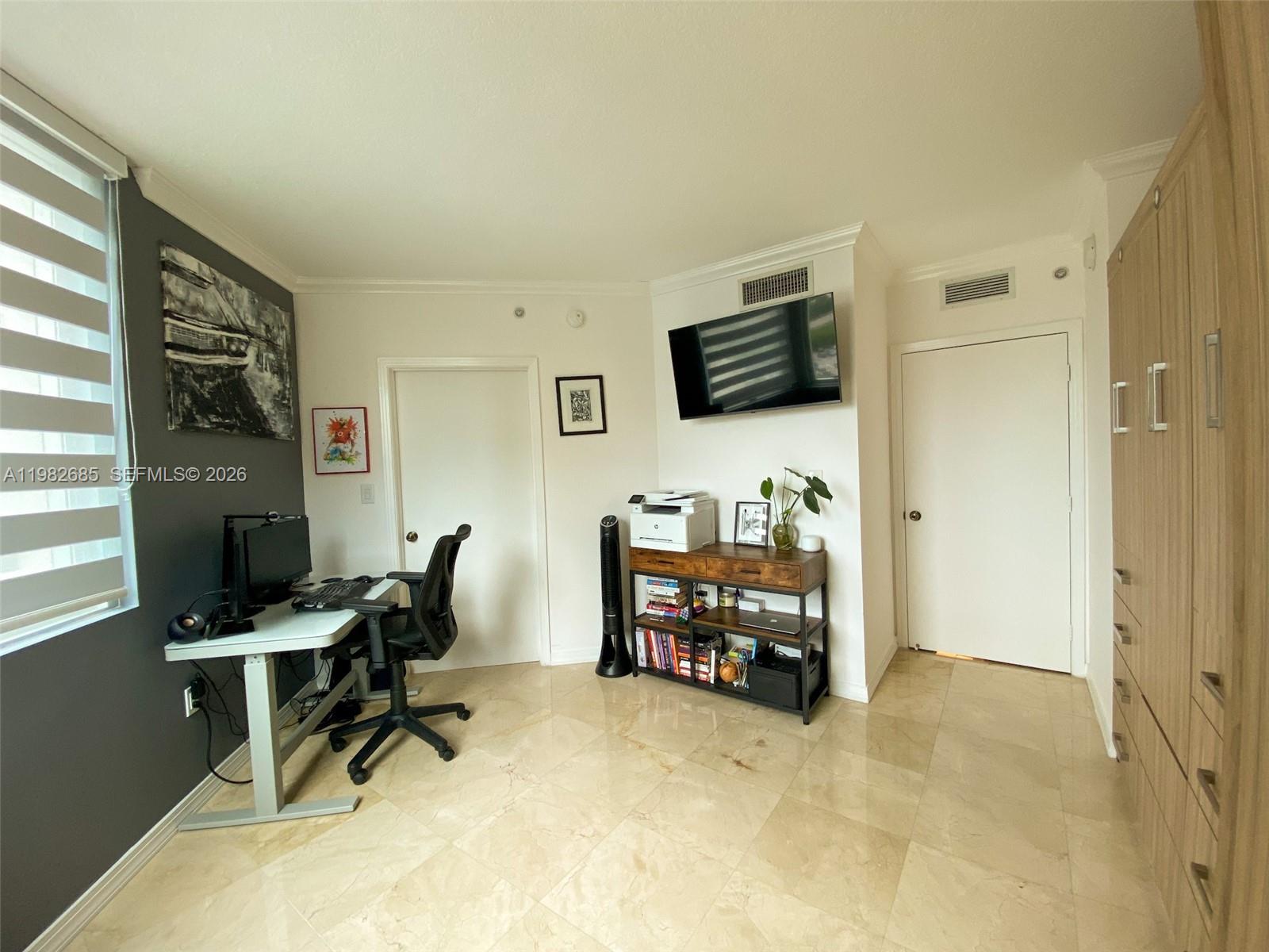 9055 SW 73rd Ct #908 Miami, FL 33156