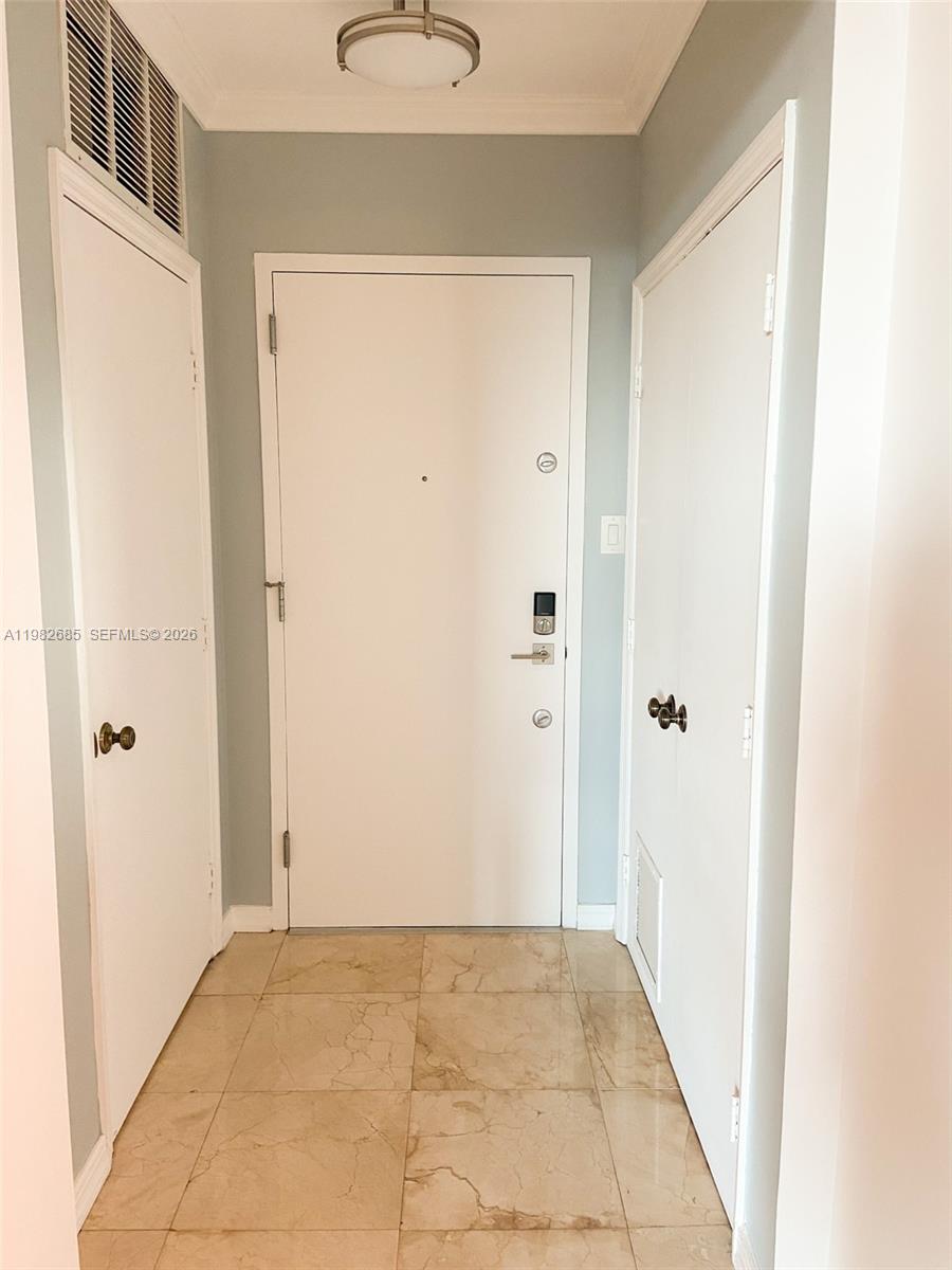 9055 SW 73rd Ct #908 Miami, FL 33156