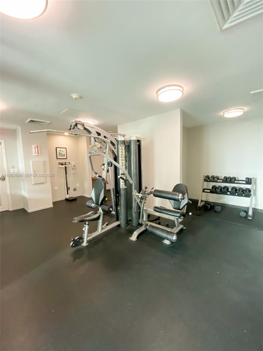 9055 SW 73rd Ct #908 Miami, FL 33156