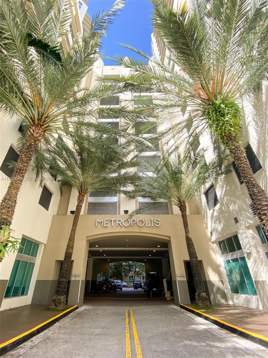 9055 SW 73rd Ct #908 Miami, FL 33156