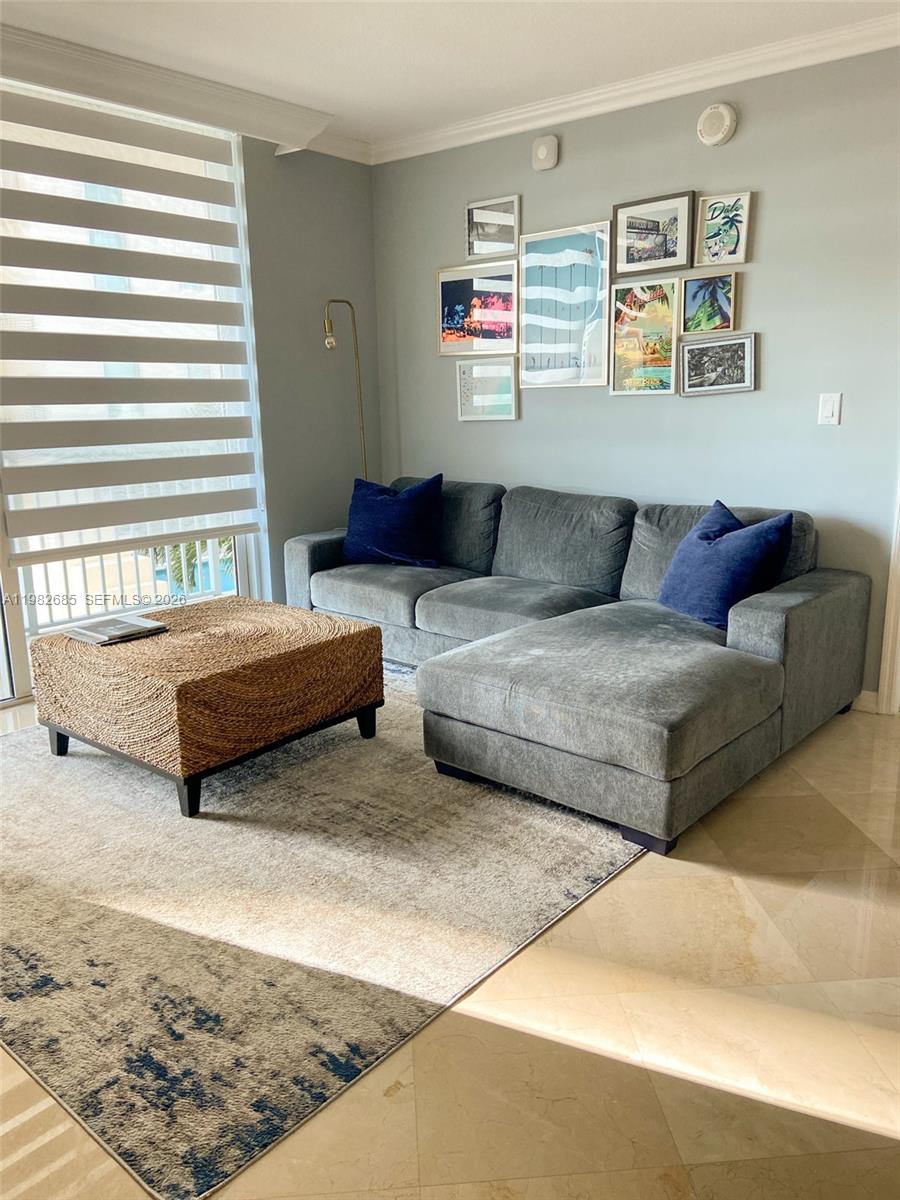 9055 SW 73rd Ct #908 Miami, FL 33156