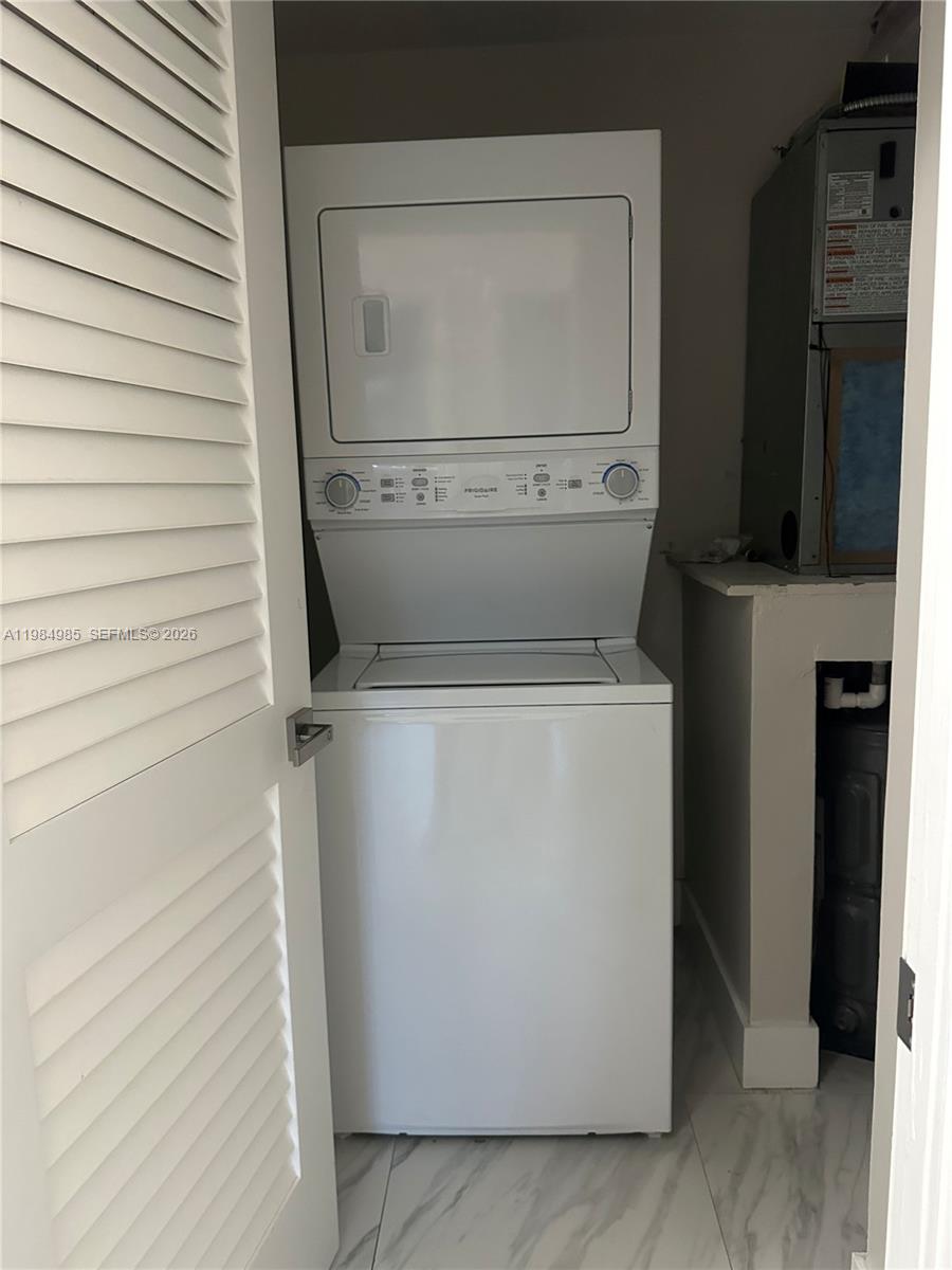 6708 NW 188th Ter Hialeah, FL 33015