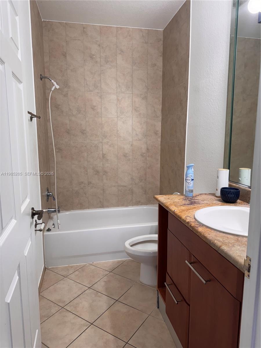 7400 NW 178th St #7400 Hialeah, FL 33015