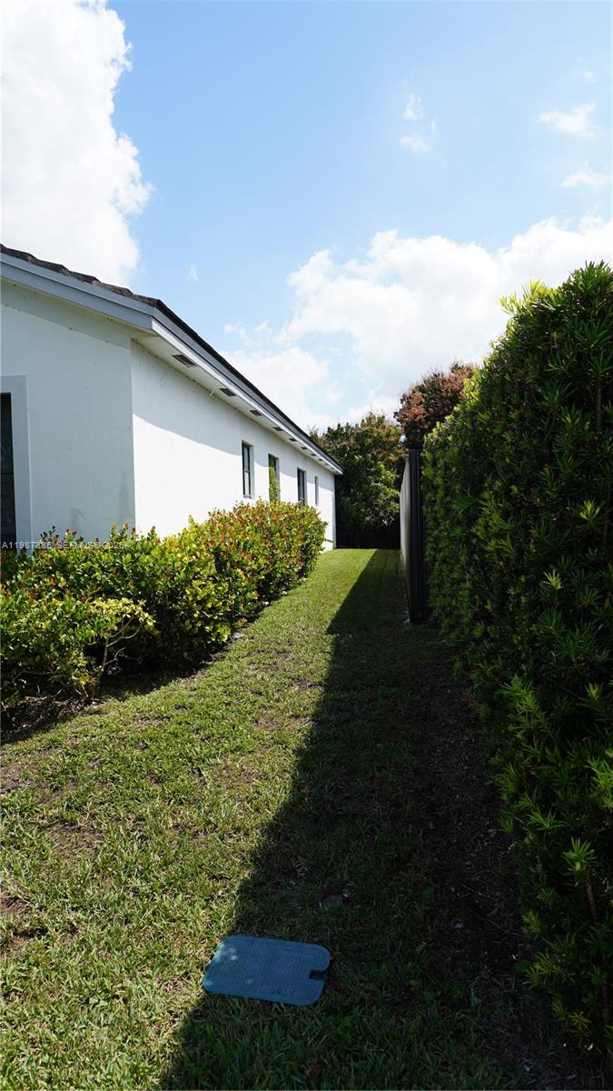 16869 SW 109th Pl Miami, FL 33157