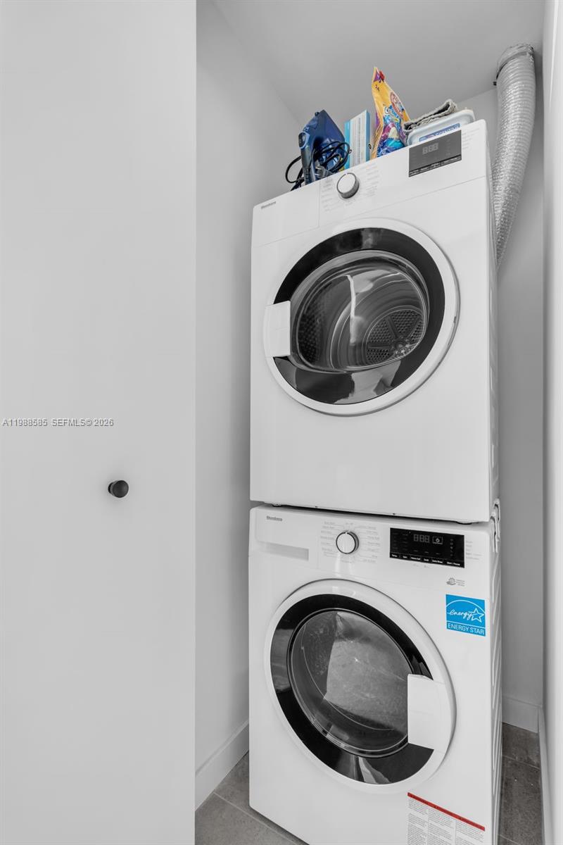 121 NE 5th St #2304 Miami, FL 33132