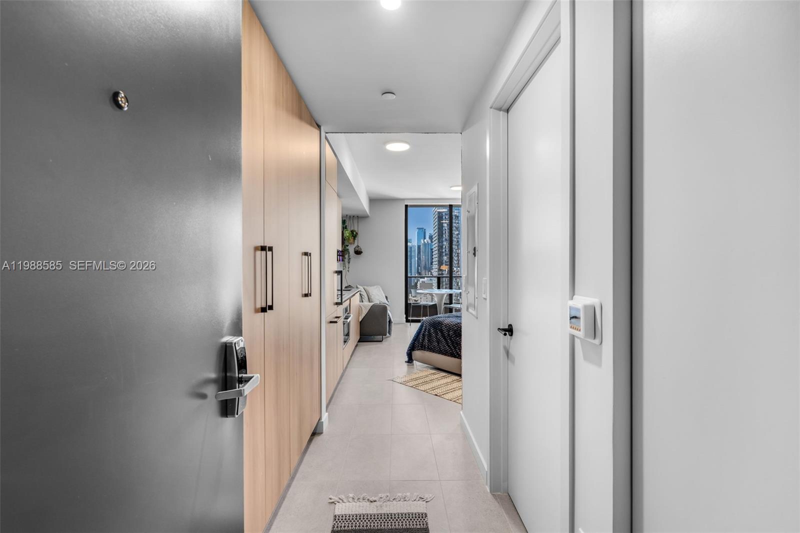 121 NE 5th St #2304 Miami, FL 33132