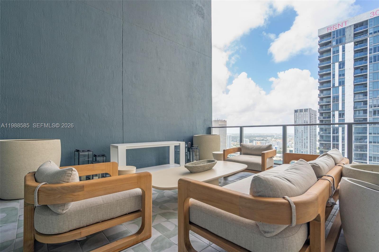 121 NE 5th St #2304 Miami, FL 33132