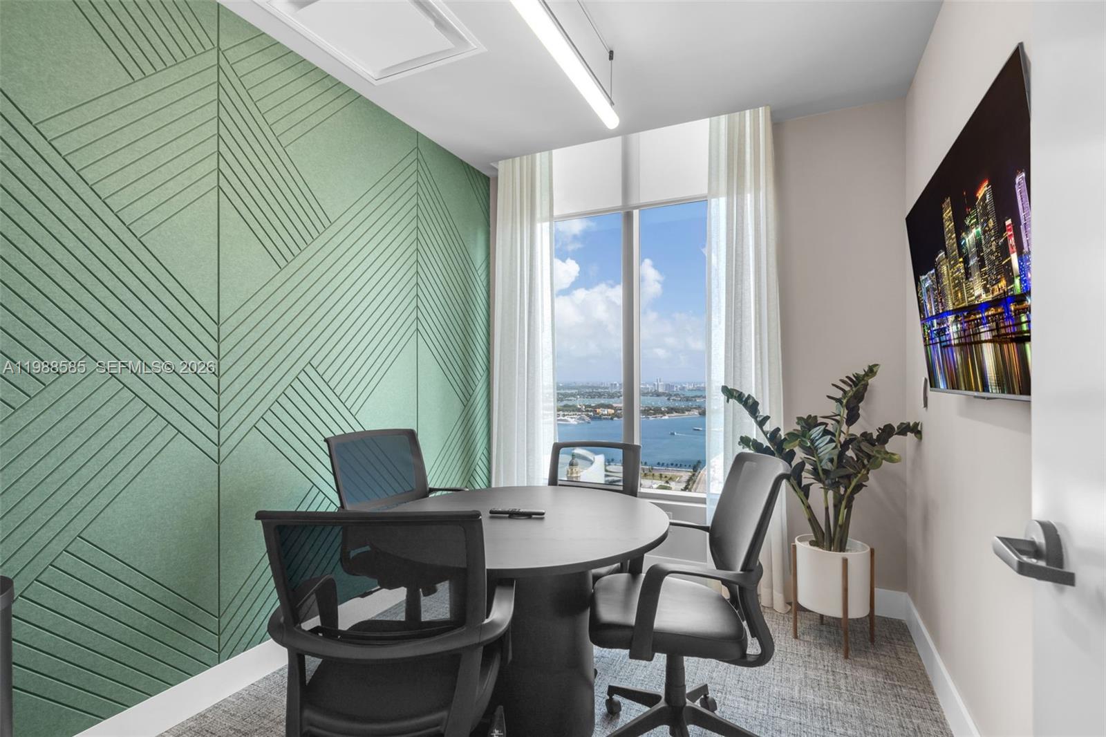 121 NE 5th St #2304 Miami, FL 33132