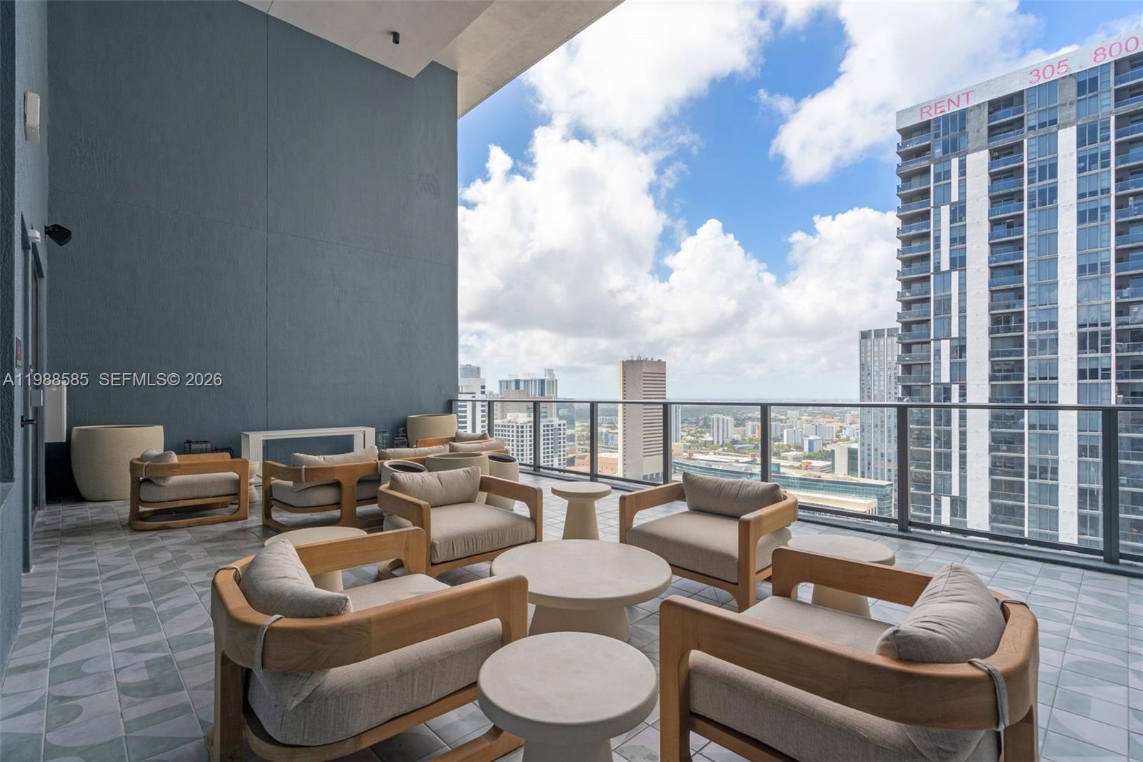 121 NE 5th St #2304 Miami, FL 33132