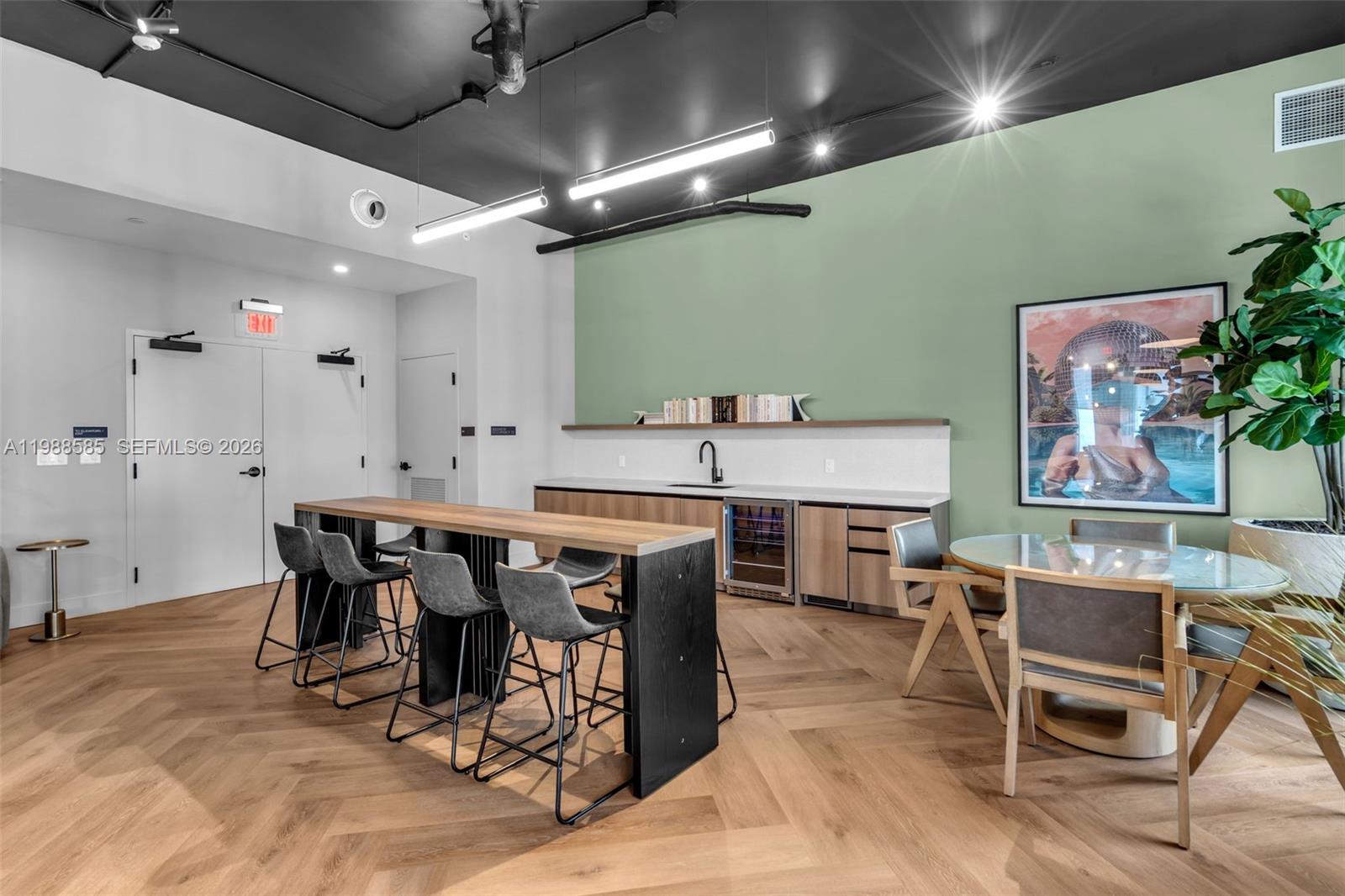 121 NE 5th St #2304 Miami, FL 33132