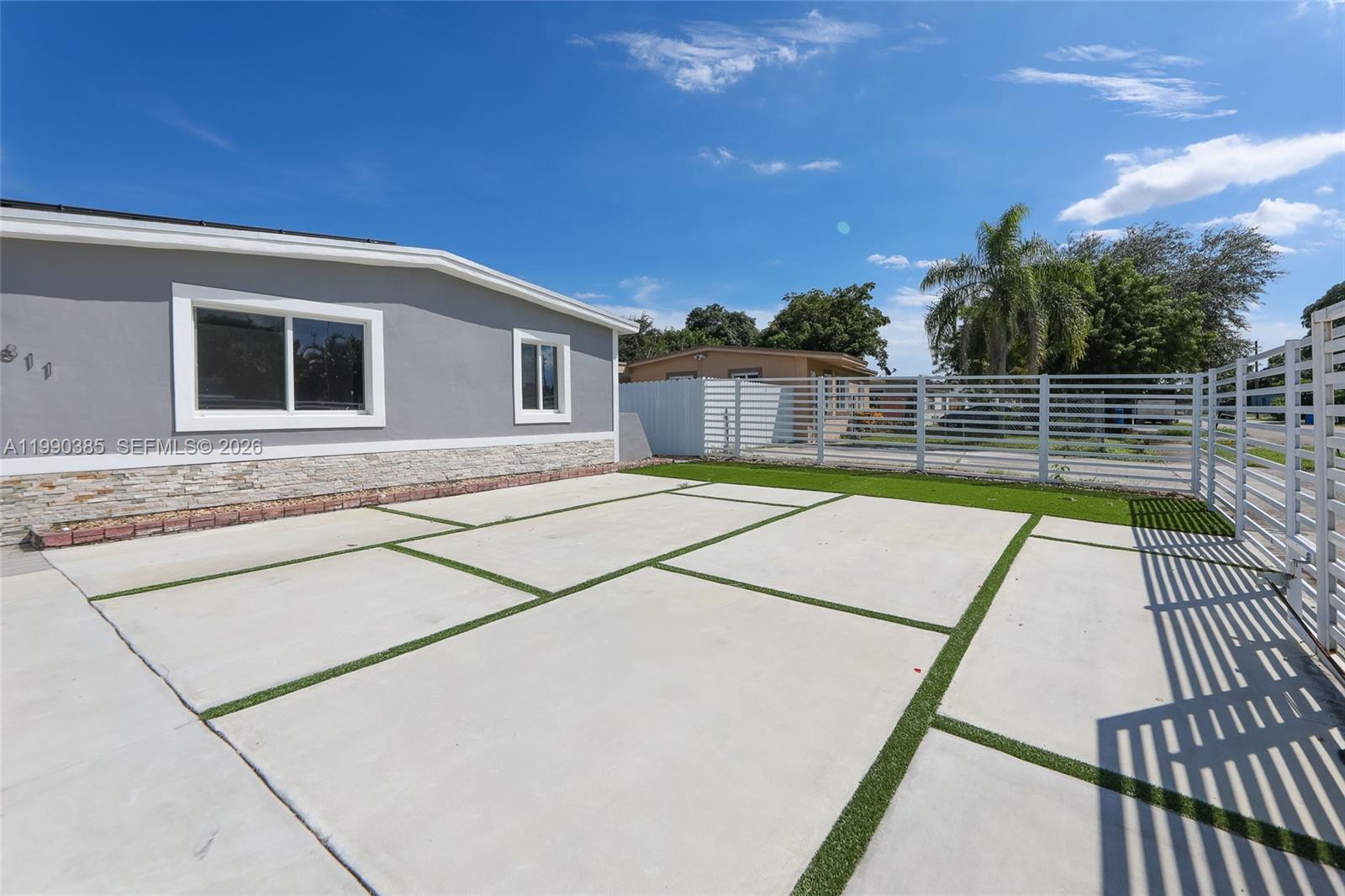 3811 SW 47th Ave West Park, FL 33023