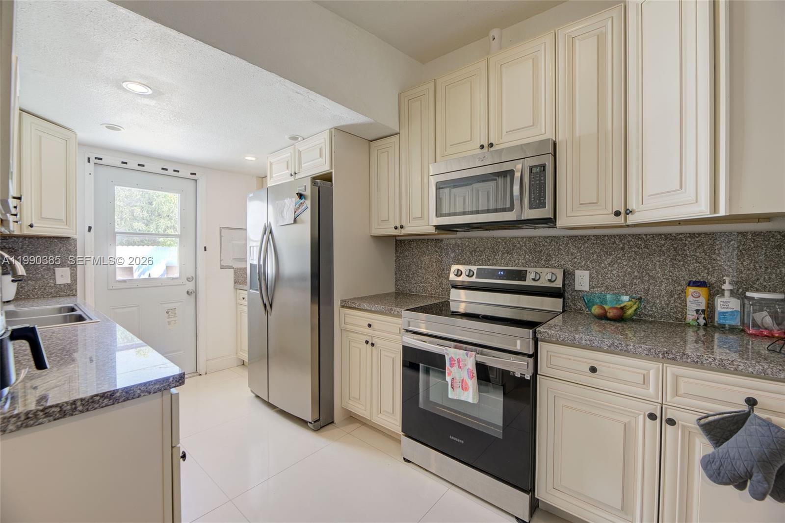 3811 SW 47th Ave West Park, FL 33023