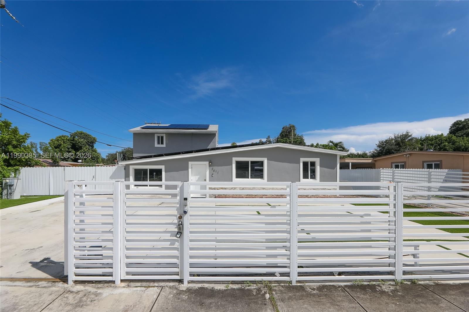 3811 SW 47th Ave West Park, FL 33023