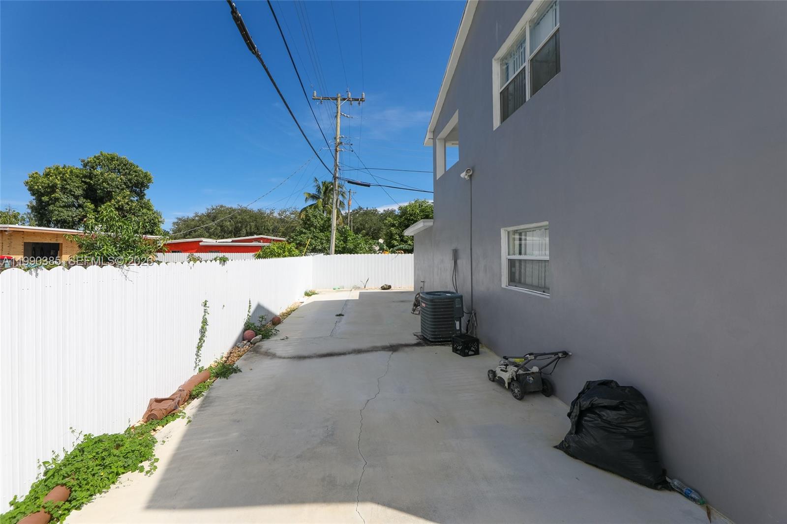 3811 SW 47th Ave West Park, FL 33023