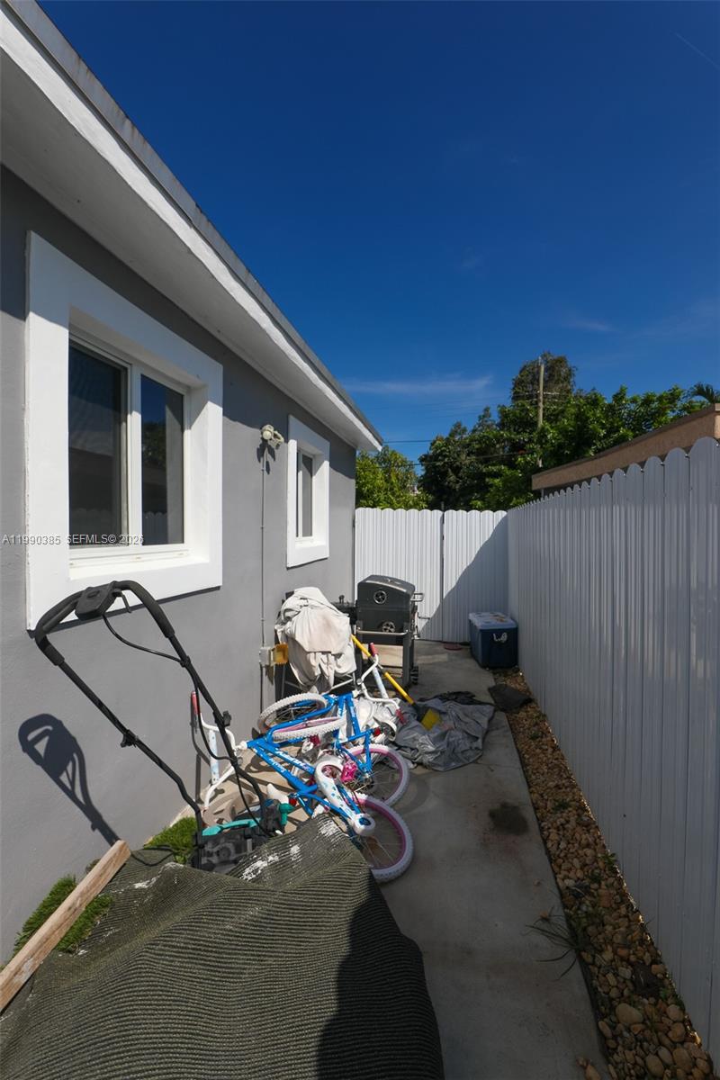 3811 SW 47th Ave West Park, FL 33023