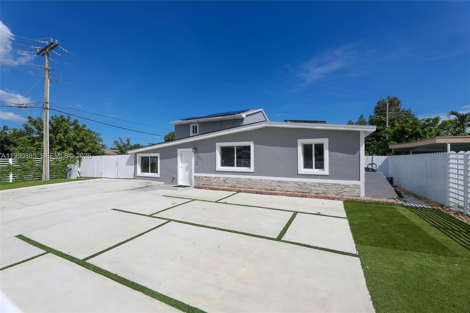 3811 SW 47th Ave West Park, FL 33023