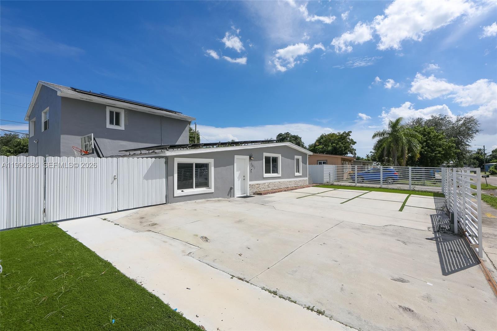 3811 SW 47th Ave West Park, FL 33023