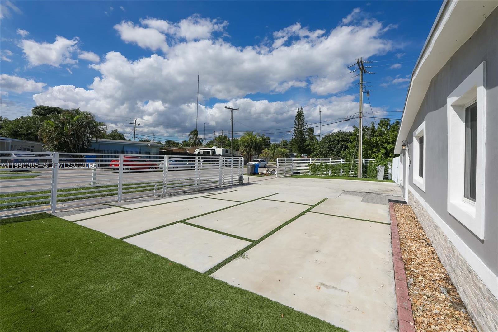 3811 SW 47th Ave West Park, FL 33023