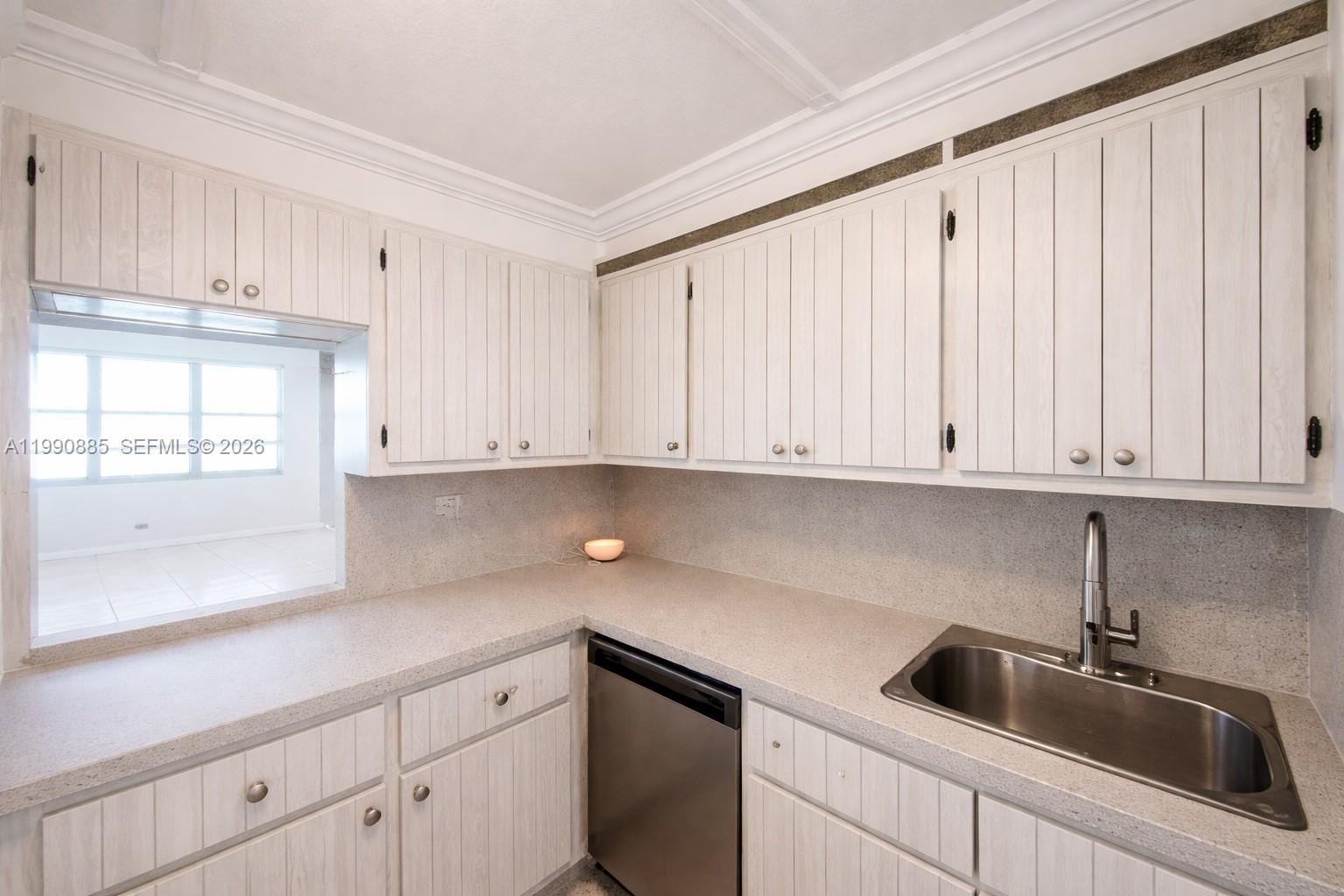 6039 Collins Ave #PH10 Miami Beach, FL 33140