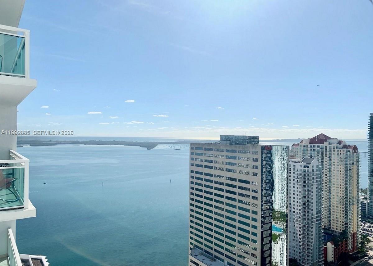 950 Brickell Bay Dr #3807