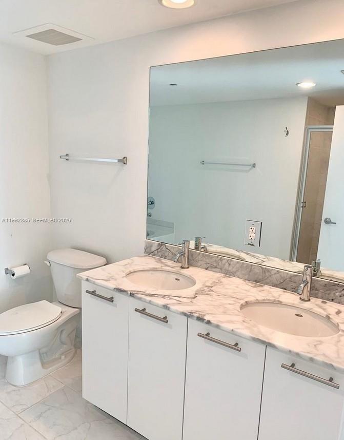 950 Brickell Bay Dr #3807 Miami, FL 33131